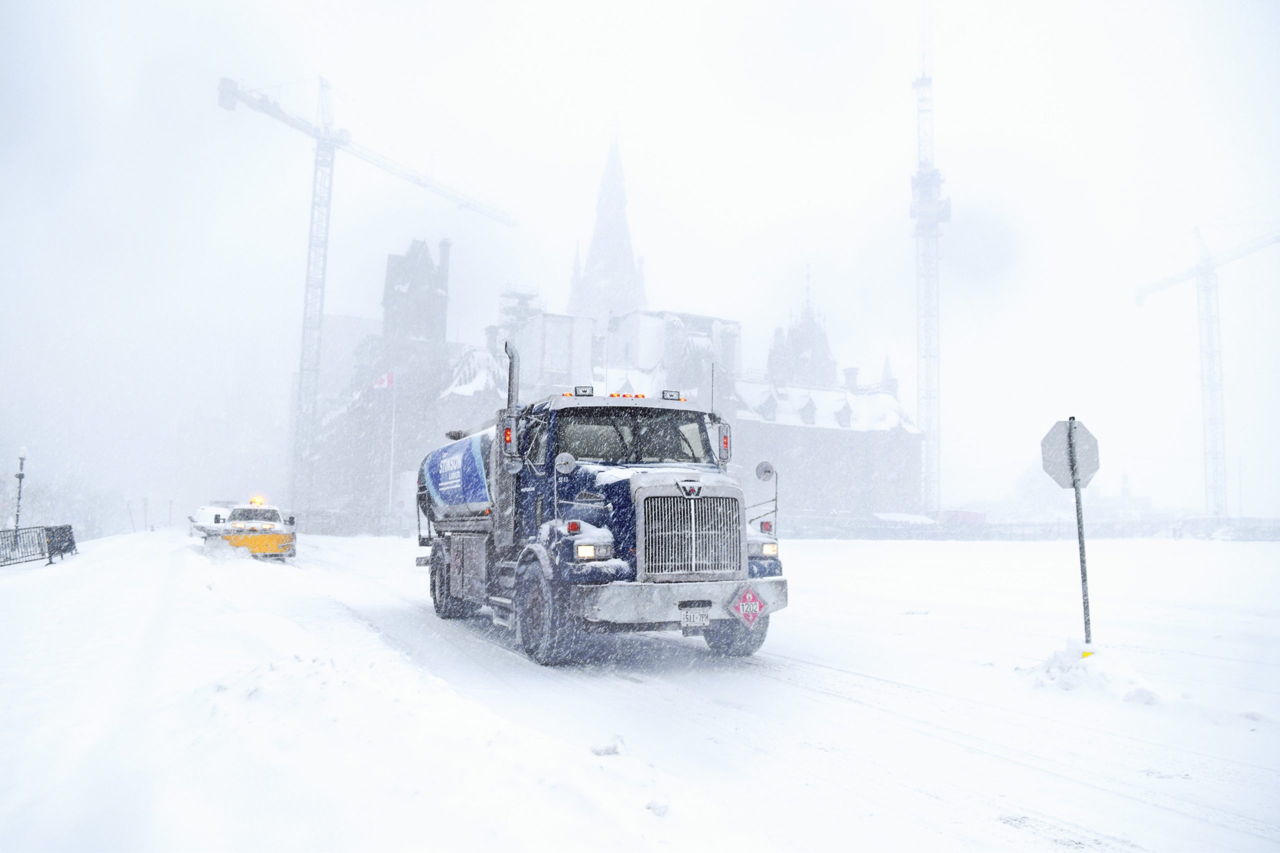 city-trucks-tackle-blizzard